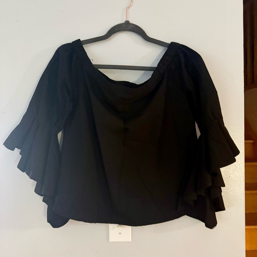 😸NWOT Black Ruffle Flared Sleeve Blouse Bardot Neckline